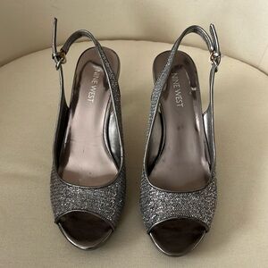Nine West silver slingback pumps - size 6.5
